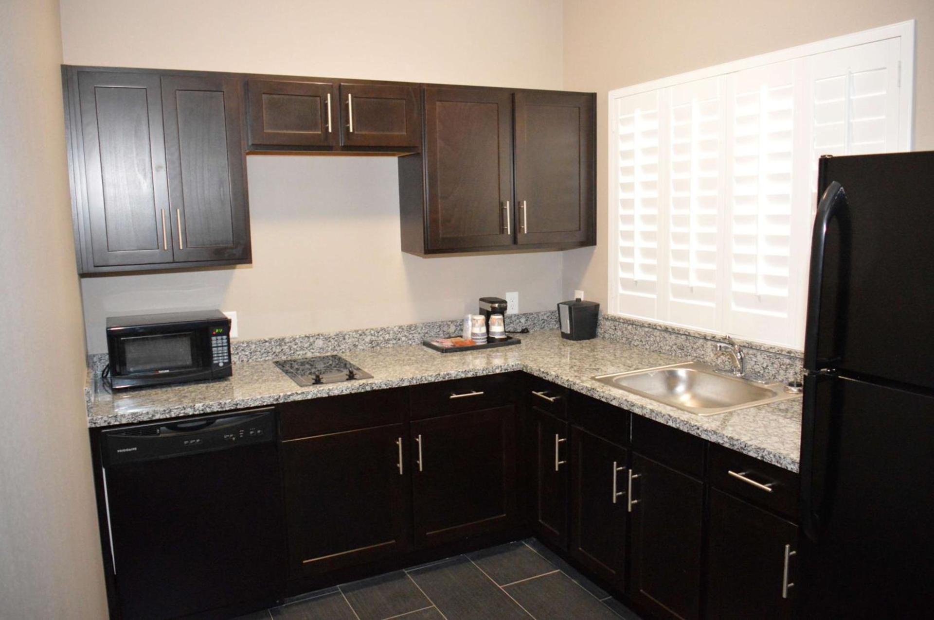 Best Western Plus Dilley Inn & Suites photo 11