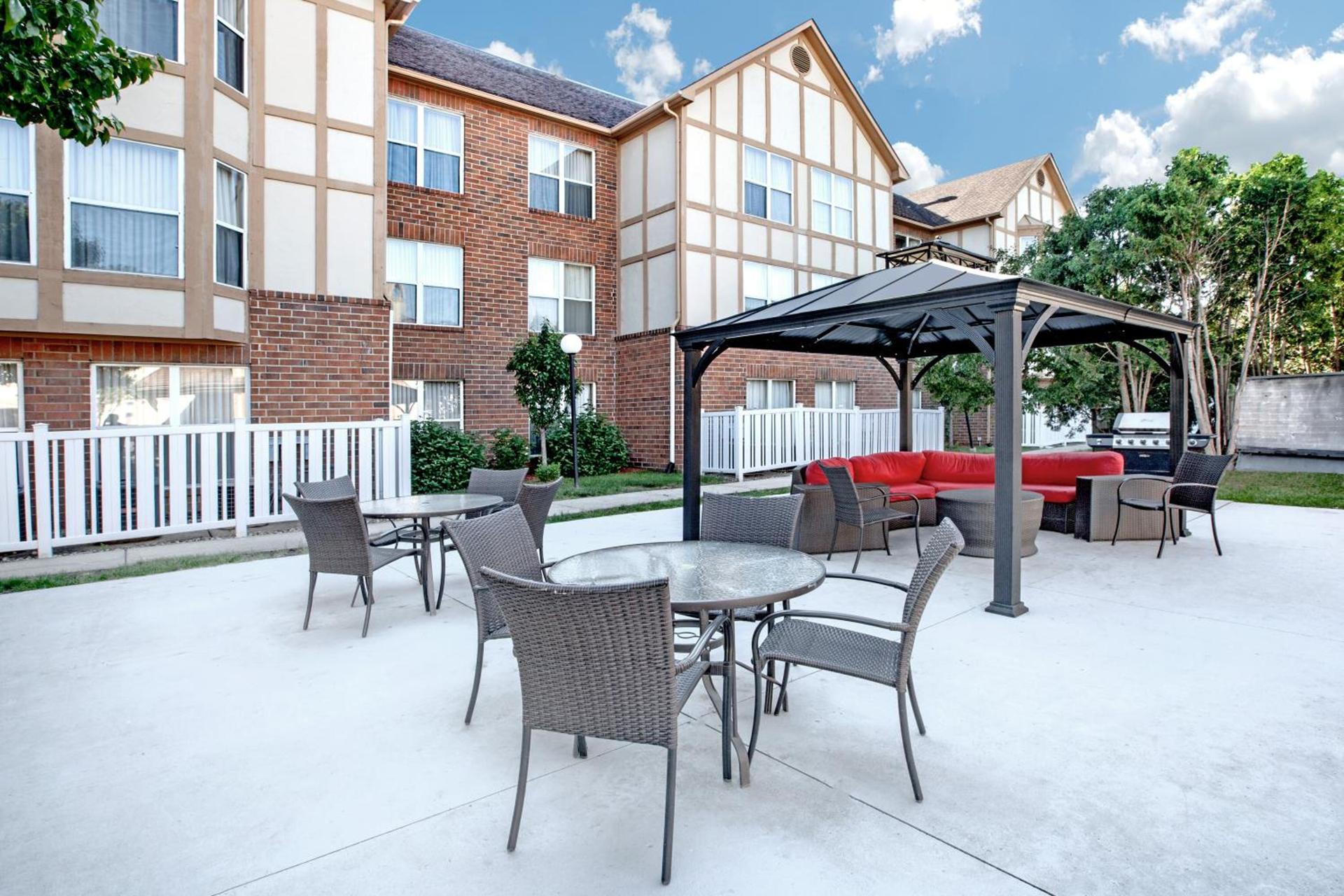 Birch Hill Suites Detroit-Warren photo 13