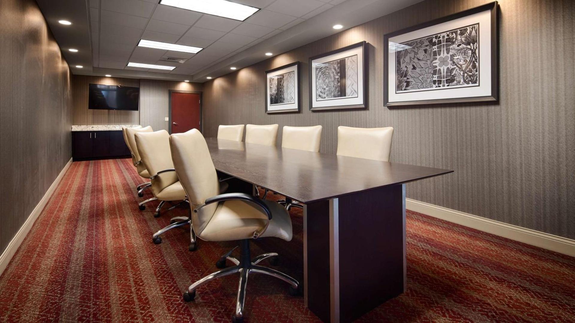 Best Western Plus Stevens County Inn photo 8
