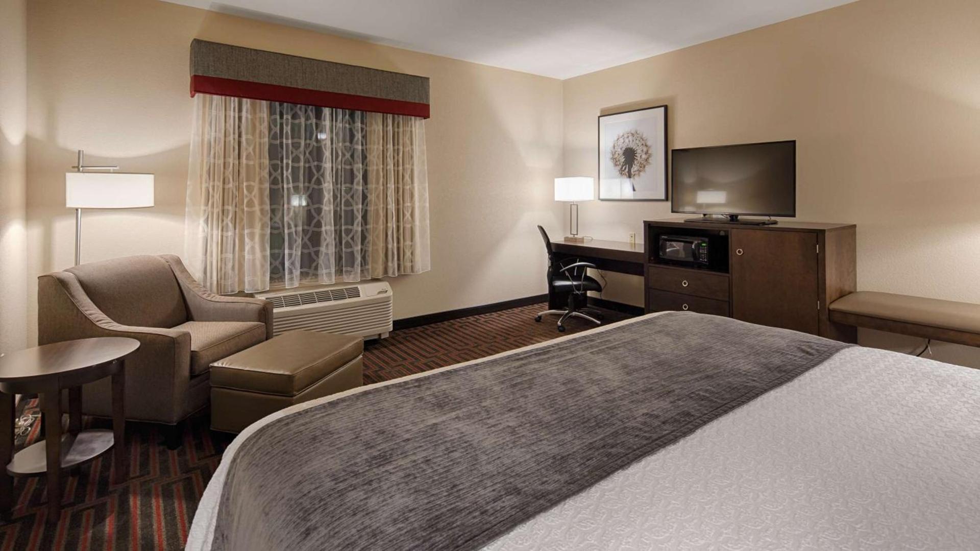 Best Western Plus Stevens County Inn photo 9