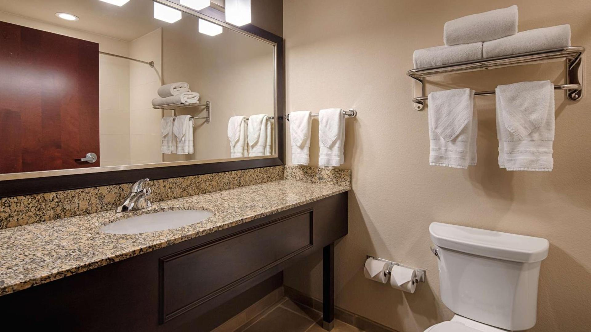 Best Western Plus Stevens County Inn photo 15