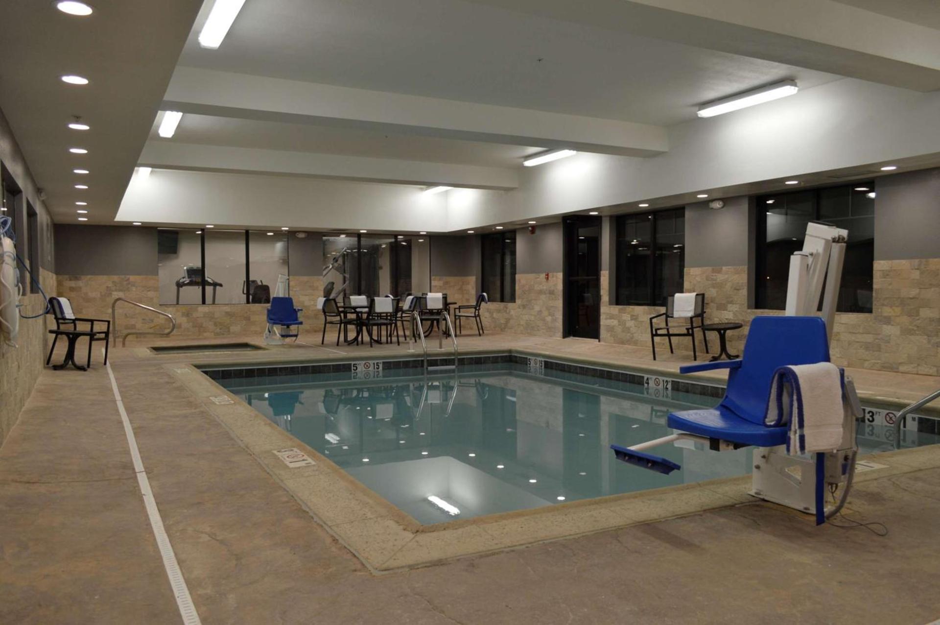 Best Western Plus Stevens County Inn photo 6