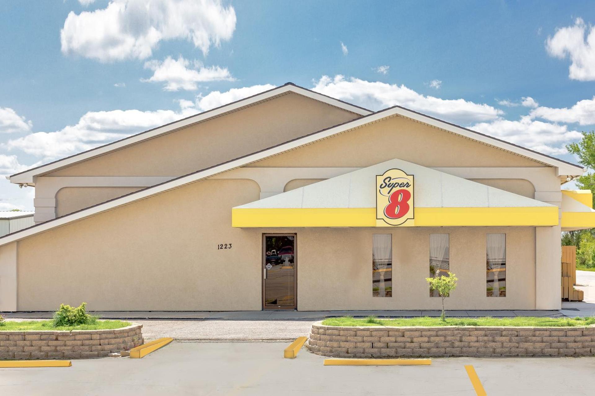 Super 8 by Wyndham Norfolk photo 14