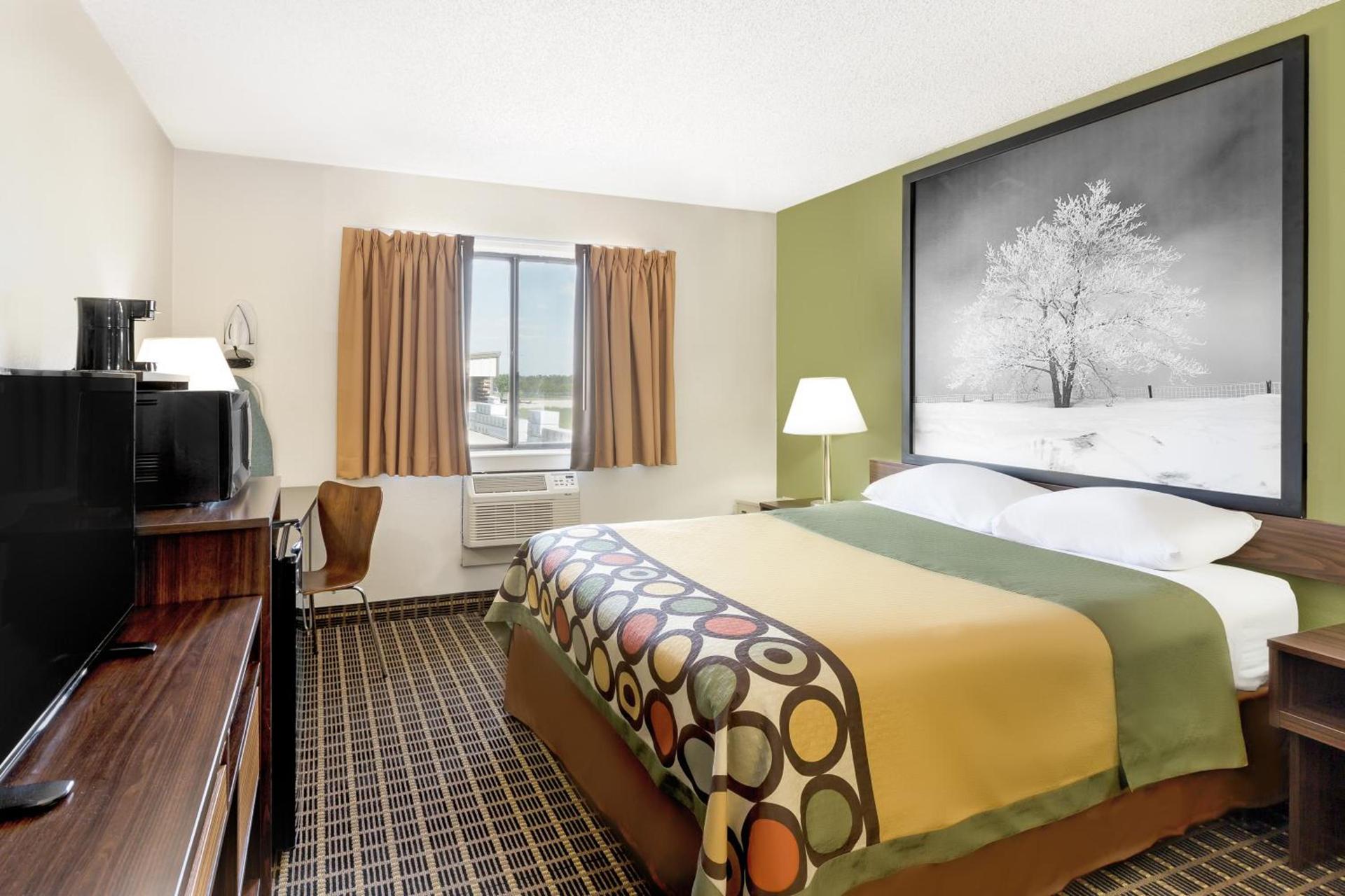 Super 8 by Wyndham Norfolk photo 31