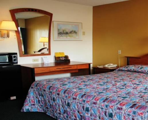 Speedway Inn photo 6