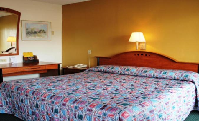 Speedway Inn photo 7