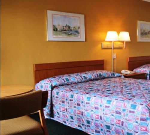 Speedway Inn photo 8