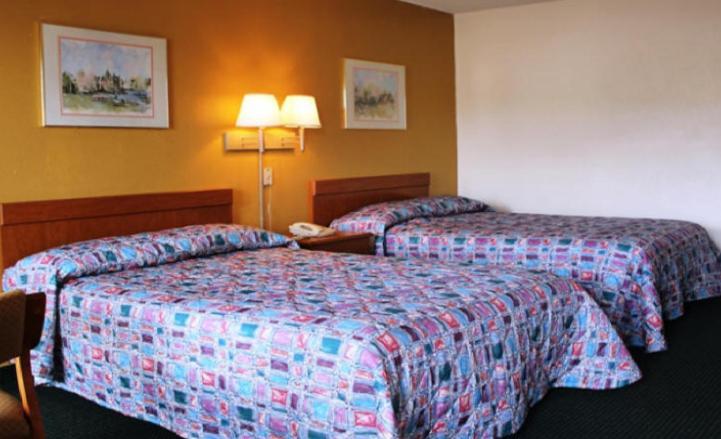Speedway Inn photo 9