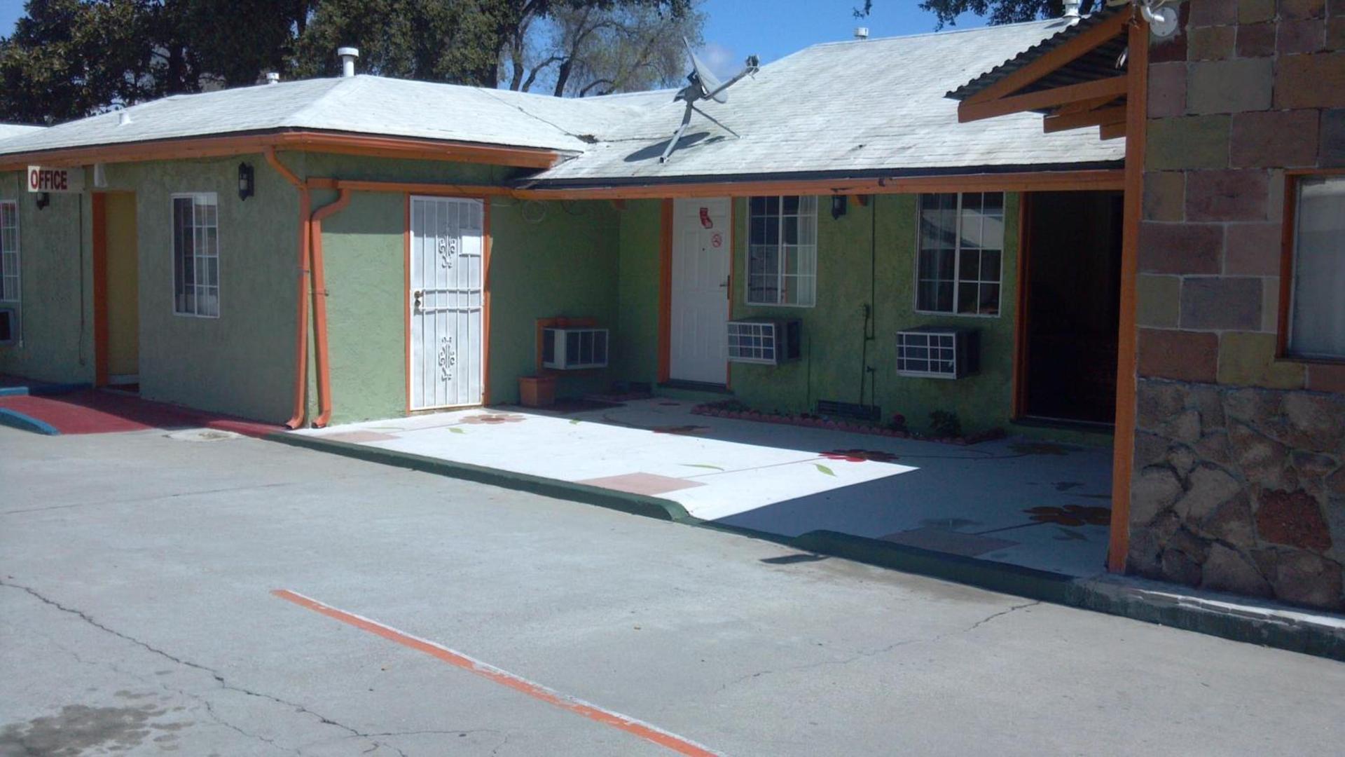 Travel Eagle Inn Motel photo 13