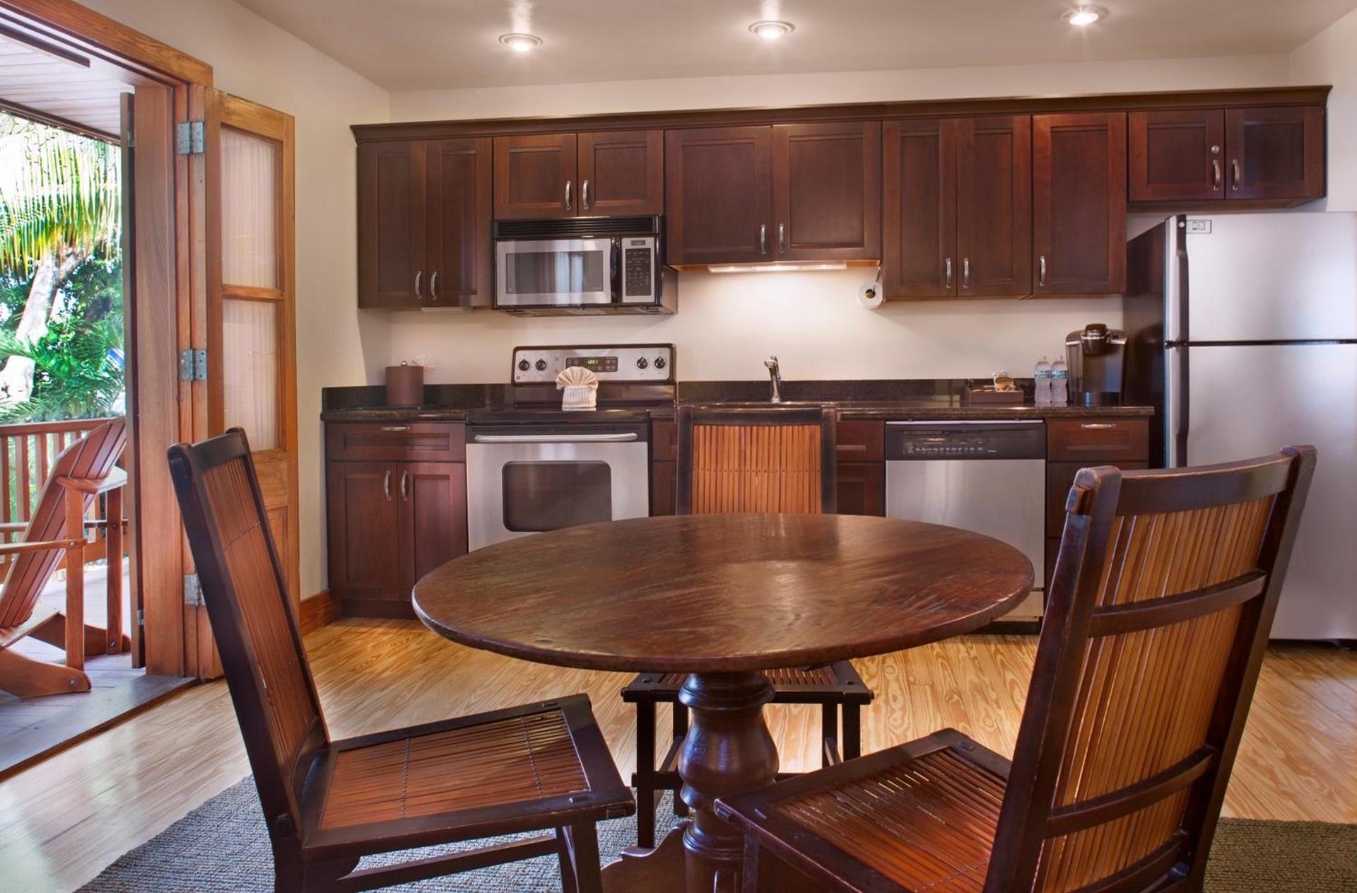 Island City House photo 25