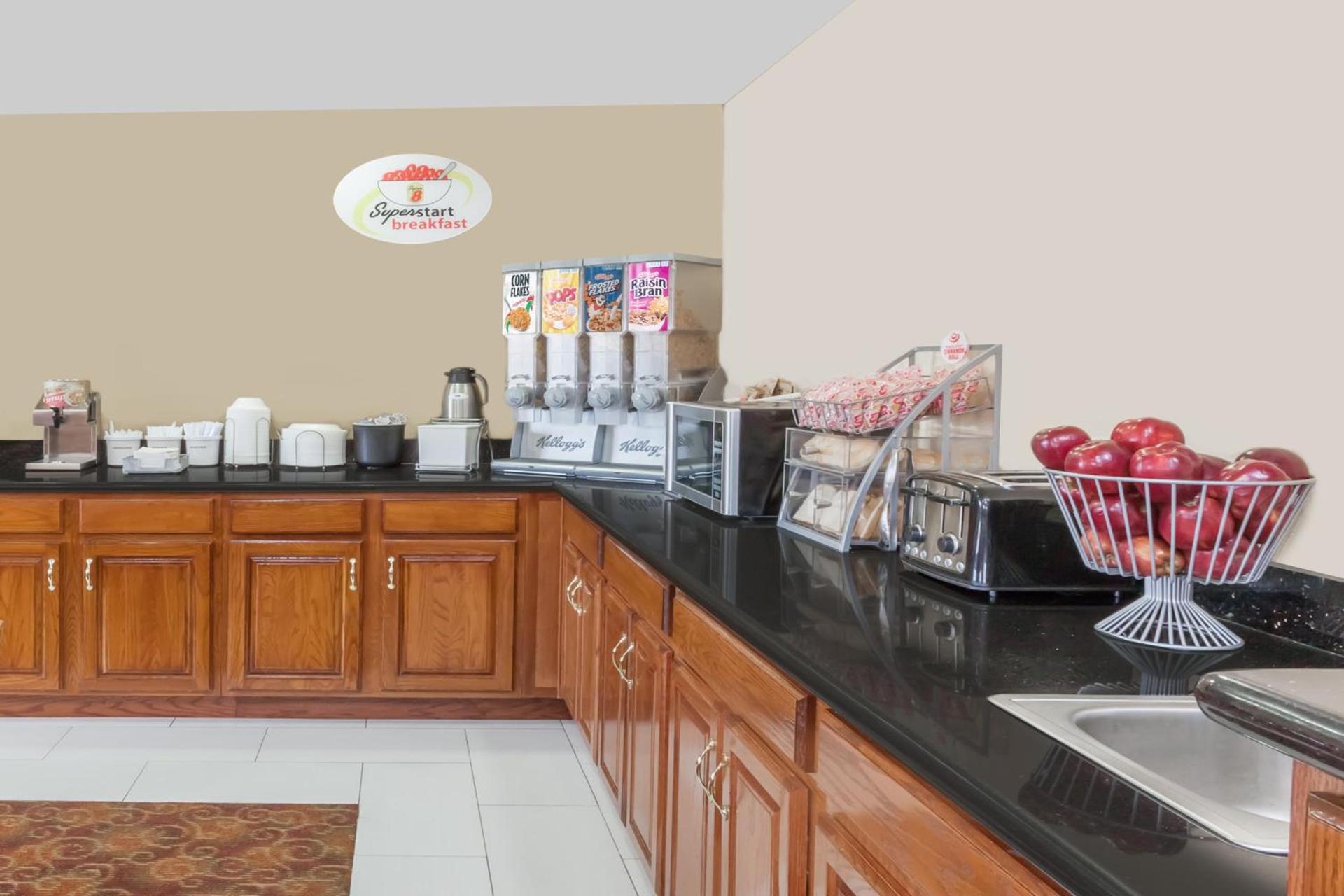Super 8 South by Wyndham photo 23