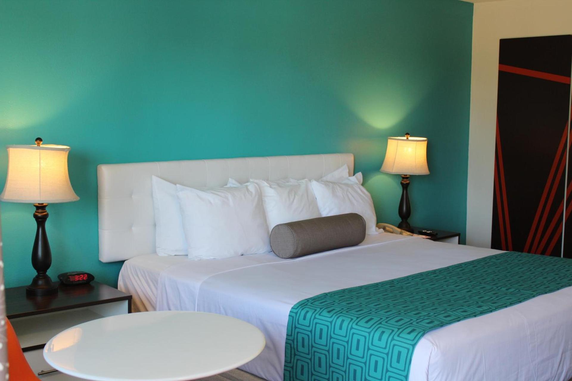 Howard Johnson by Wyndham San Diego Hotel Circle photo 38