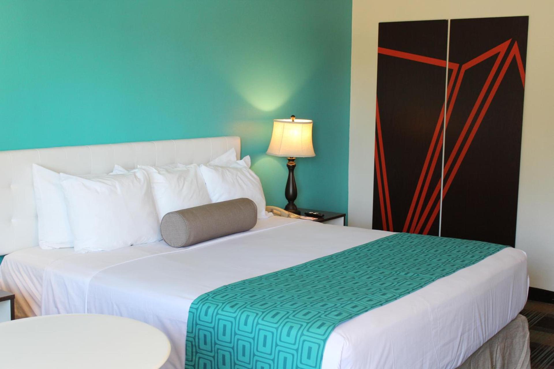 Howard Johnson by Wyndham San Diego Hotel Circle photo 23