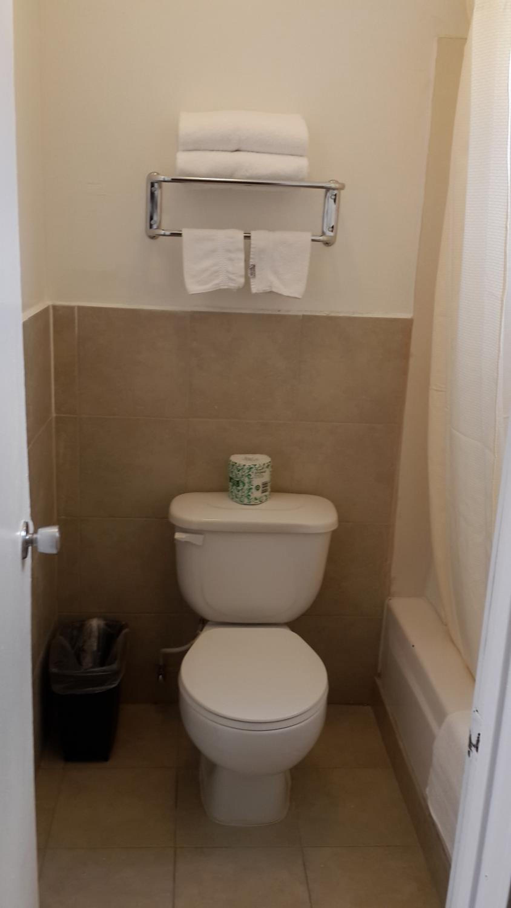 American Regency Inn photo 17