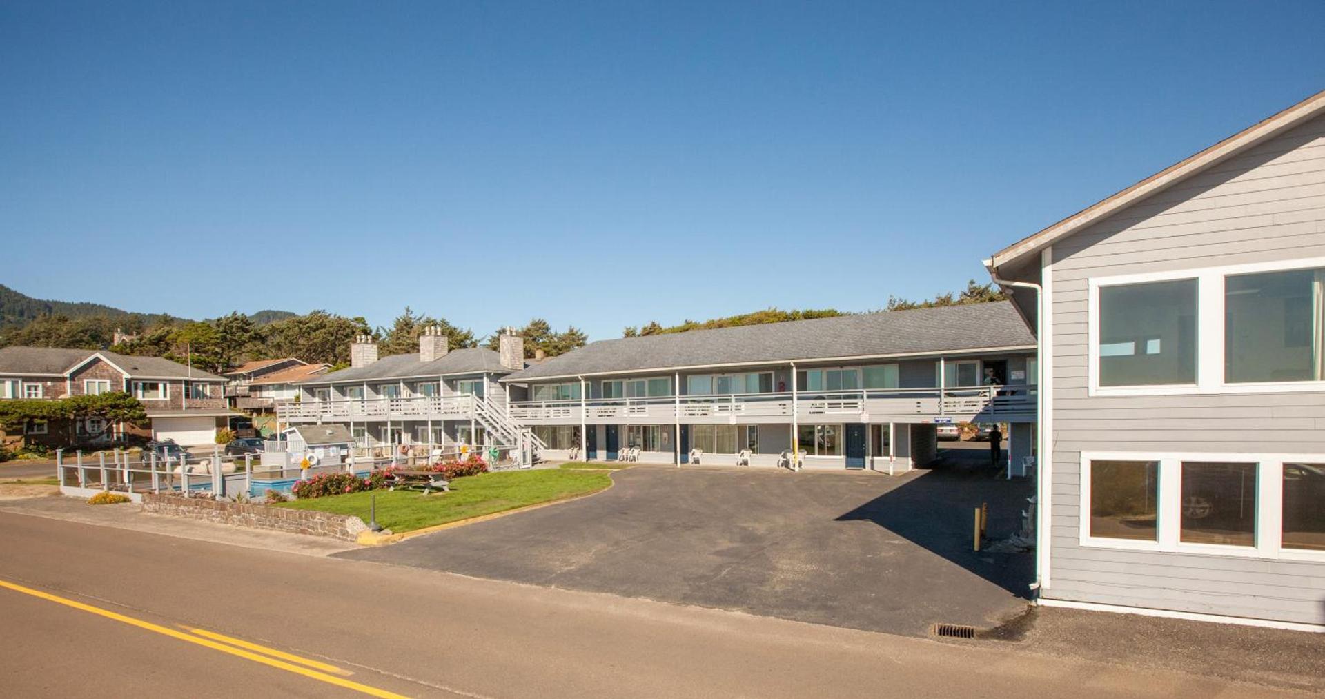 Sunset Surf Motel photo 10