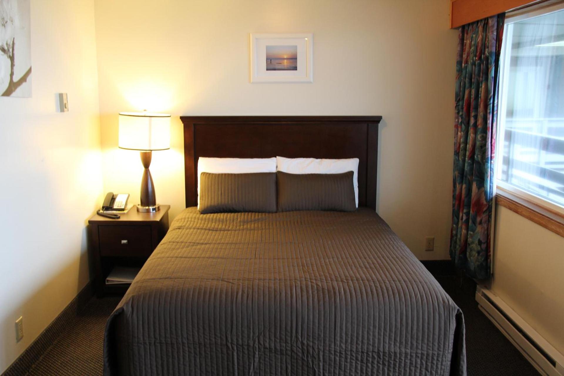 Sunset Surf Motel photo 24