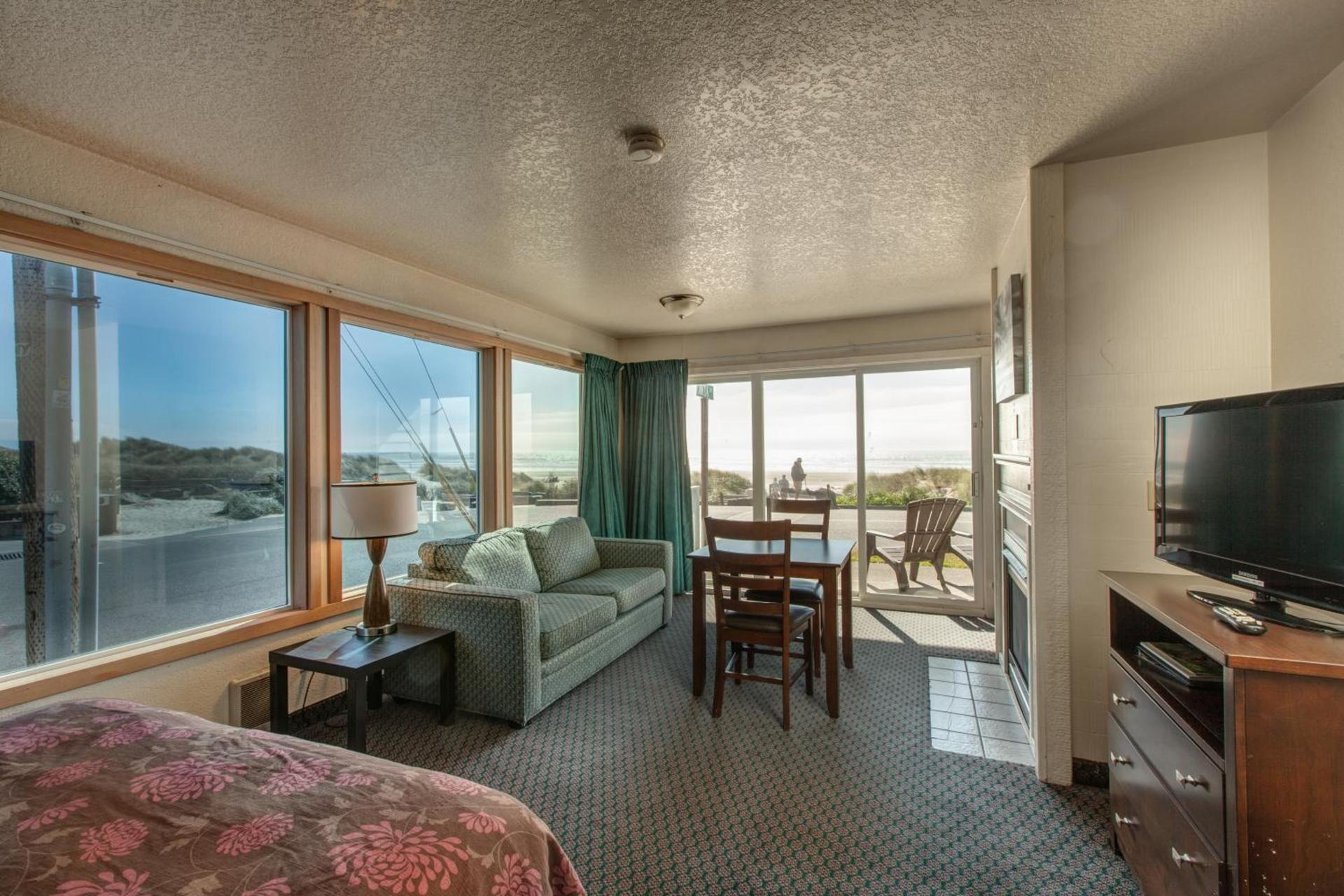 Sunset Surf Motel photo 19