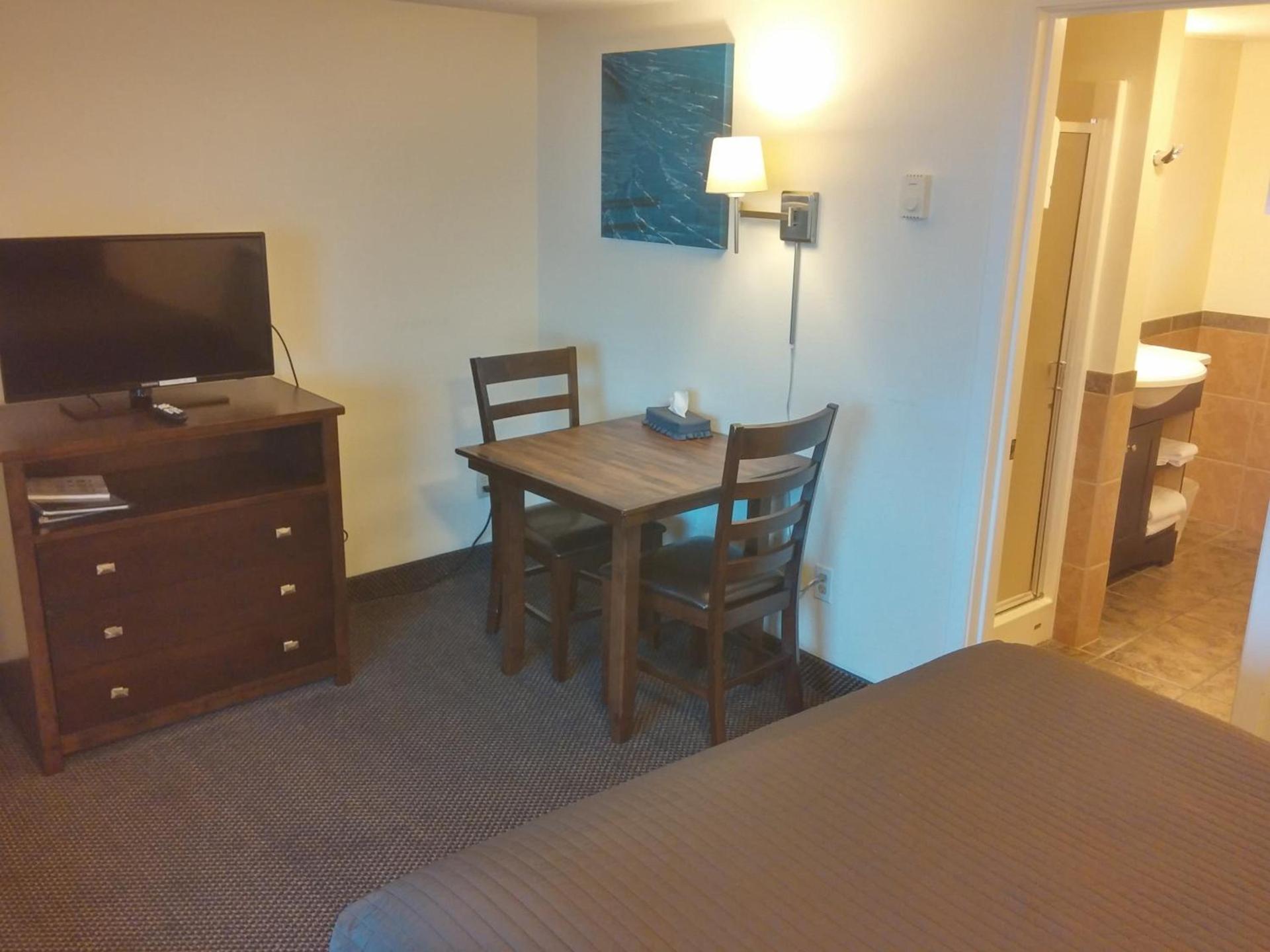 Sunset Surf Motel photo 8