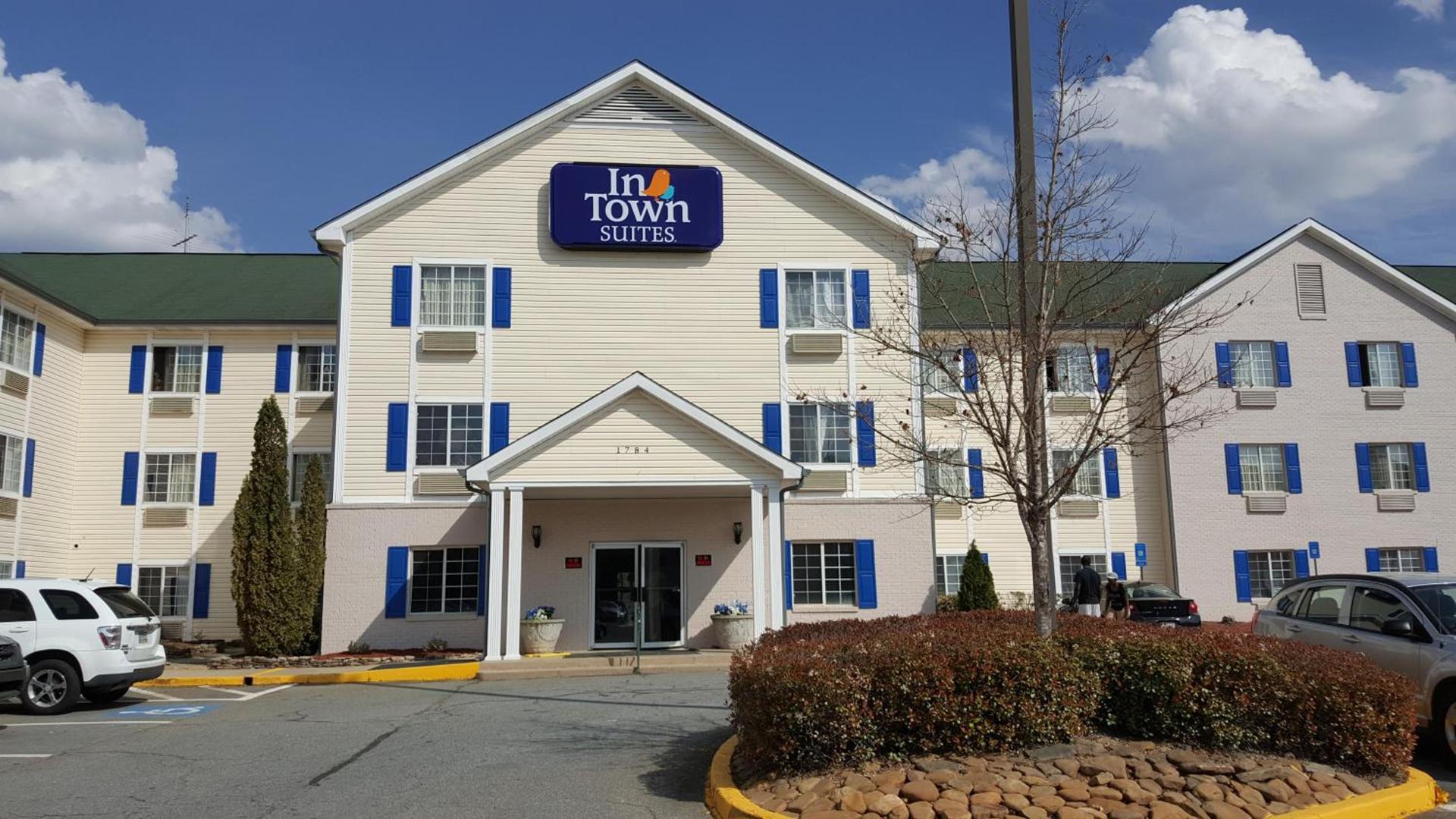 InTown Suites Extended Stay Baton Rouge LA photo 1