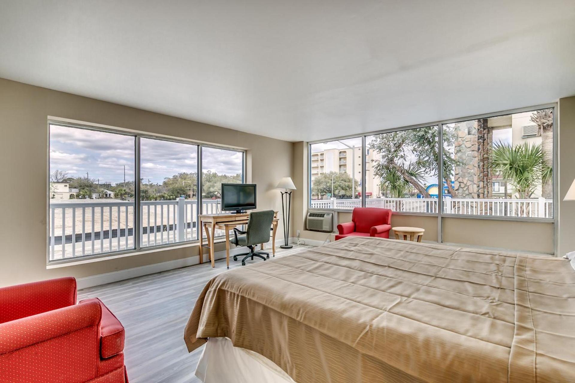 Beachcomber Inn & Suites photo 10