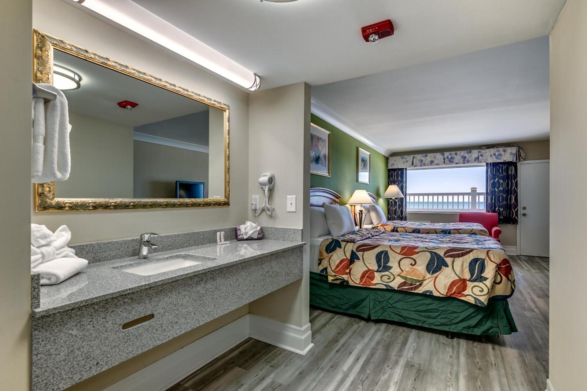 Beachcomber Inn & Suites photo 4