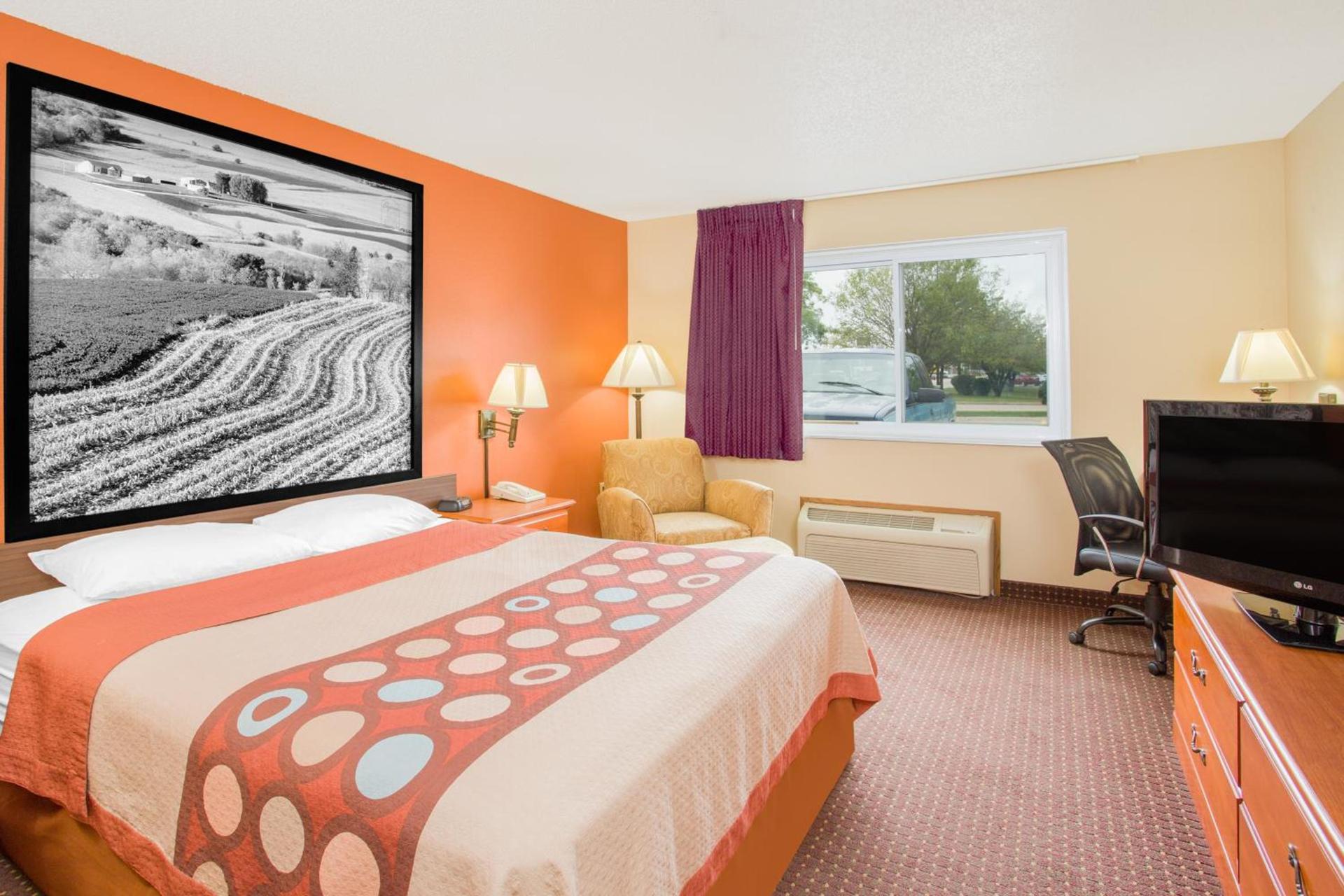 Super 8 by Wyndham Waverly photo 18