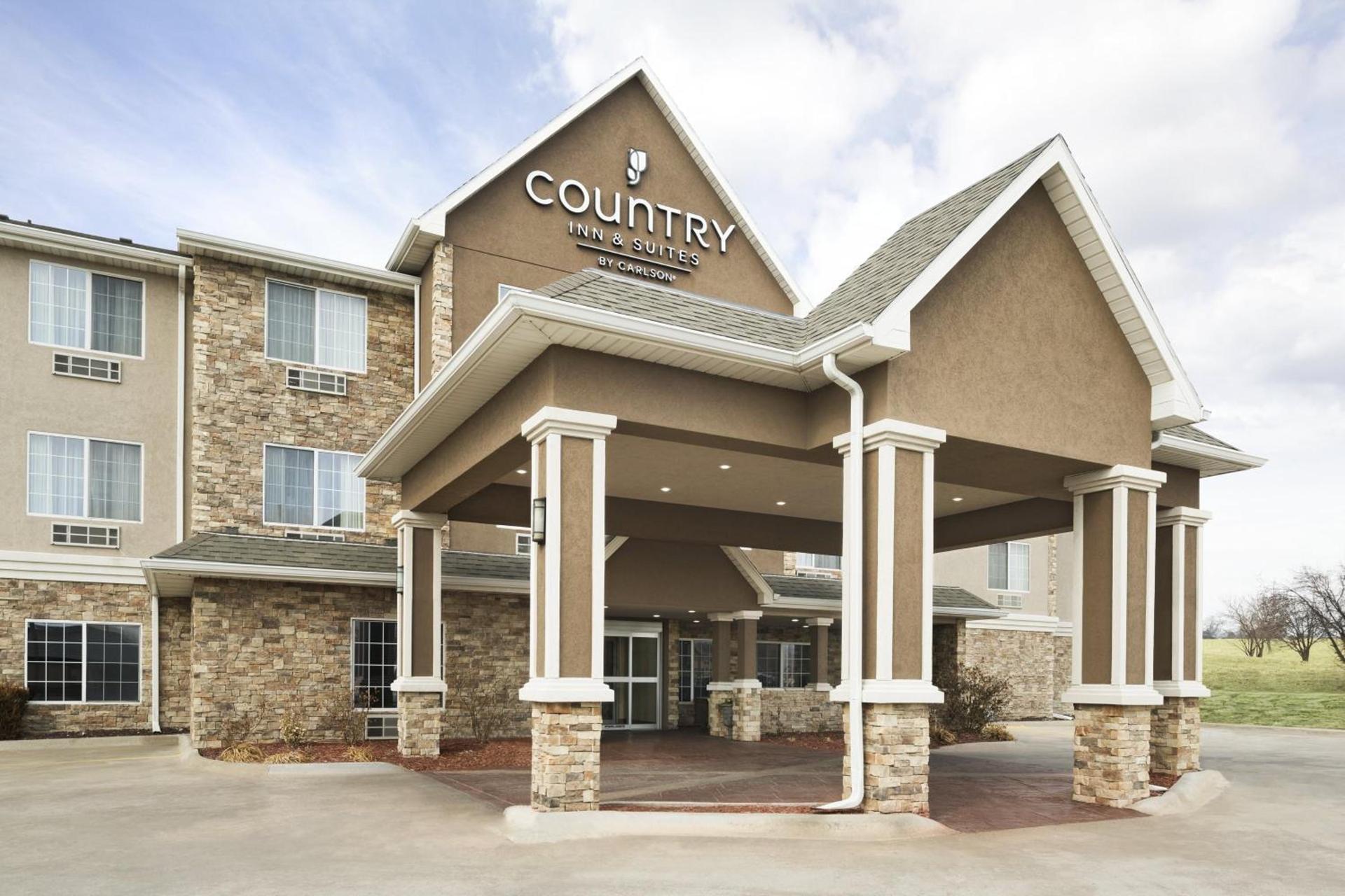 Country Inn & Suites by Radisson, Topeka West, KS photo 3