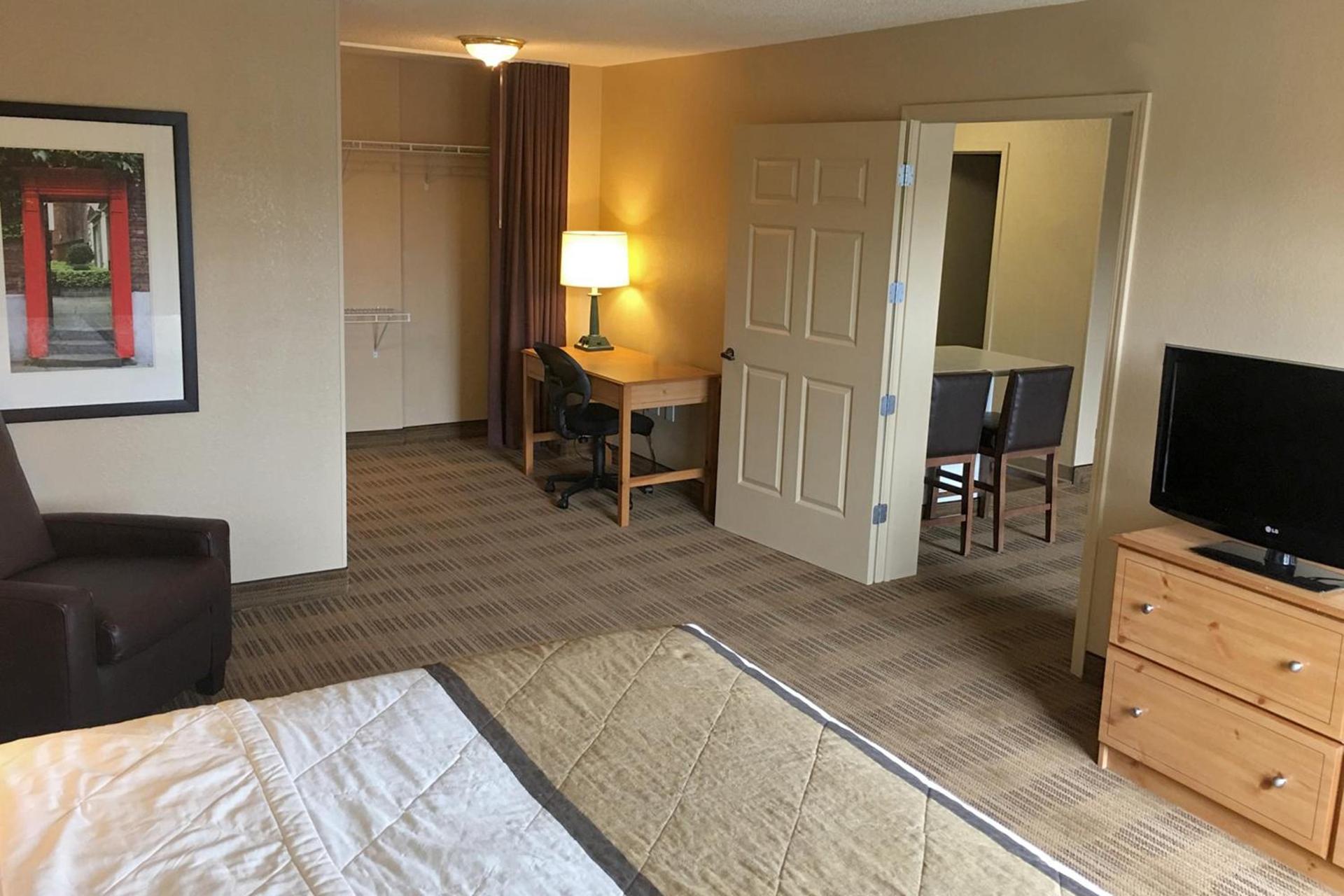 Extended Stay America Suites - Cleveland - Airport - North Olmsted photo 66