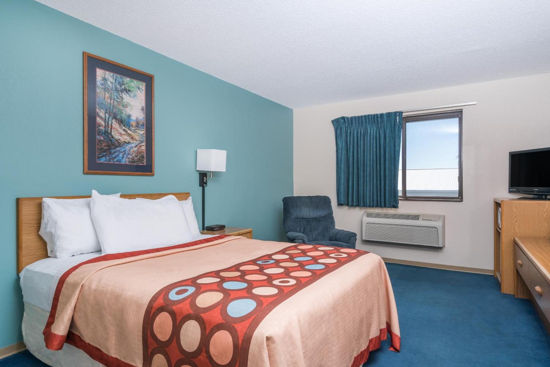 Super 8 by Wyndham Baxter/Brainerd Area photo 23