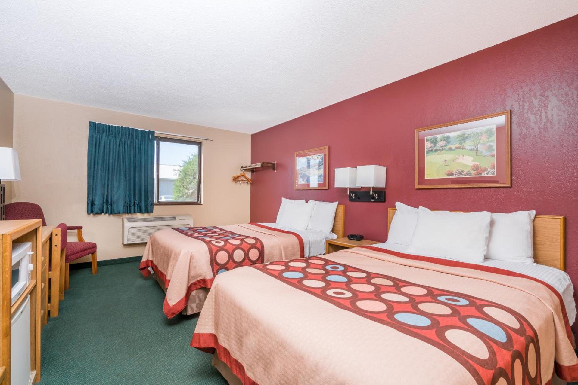 Super 8 by Wyndham Baxter/Brainerd Area photo 21