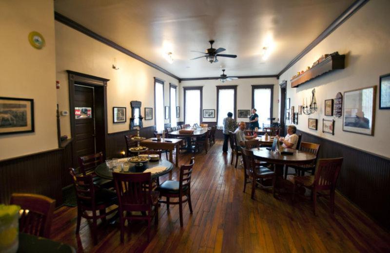 Grand Victorian Inn photo 24