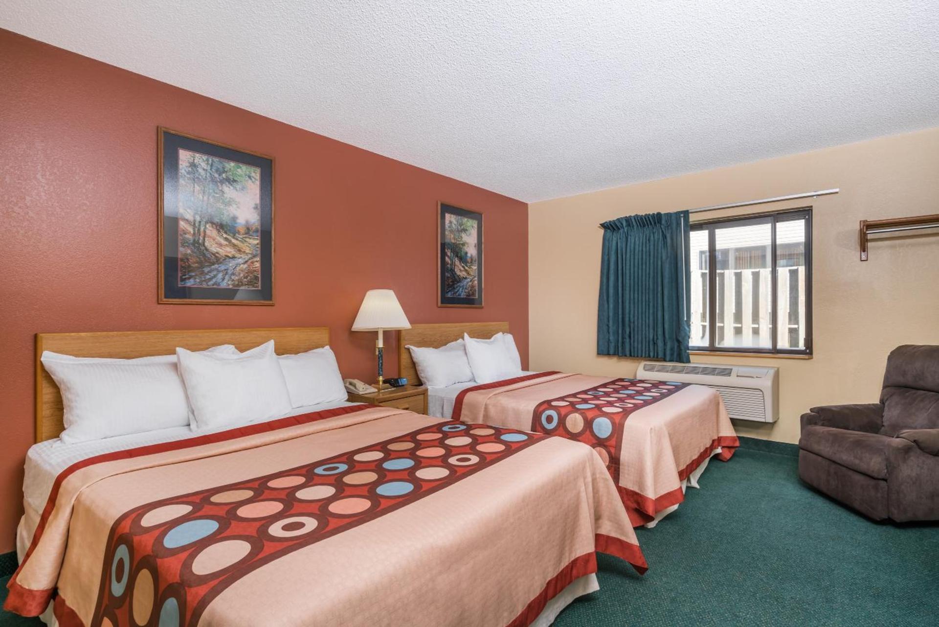 Super 8 by Wyndham Baxter/Brainerd Area photo 17
