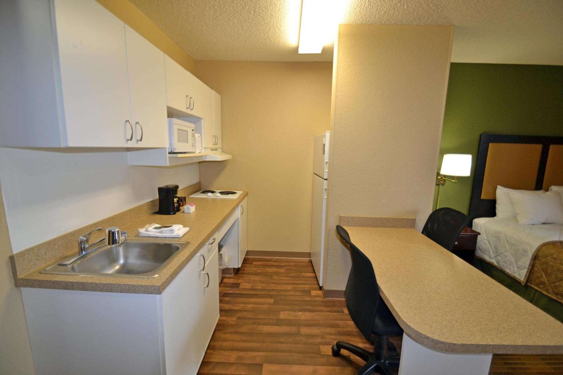 Extended Stay America Suites - Toledo - Holland photo 5