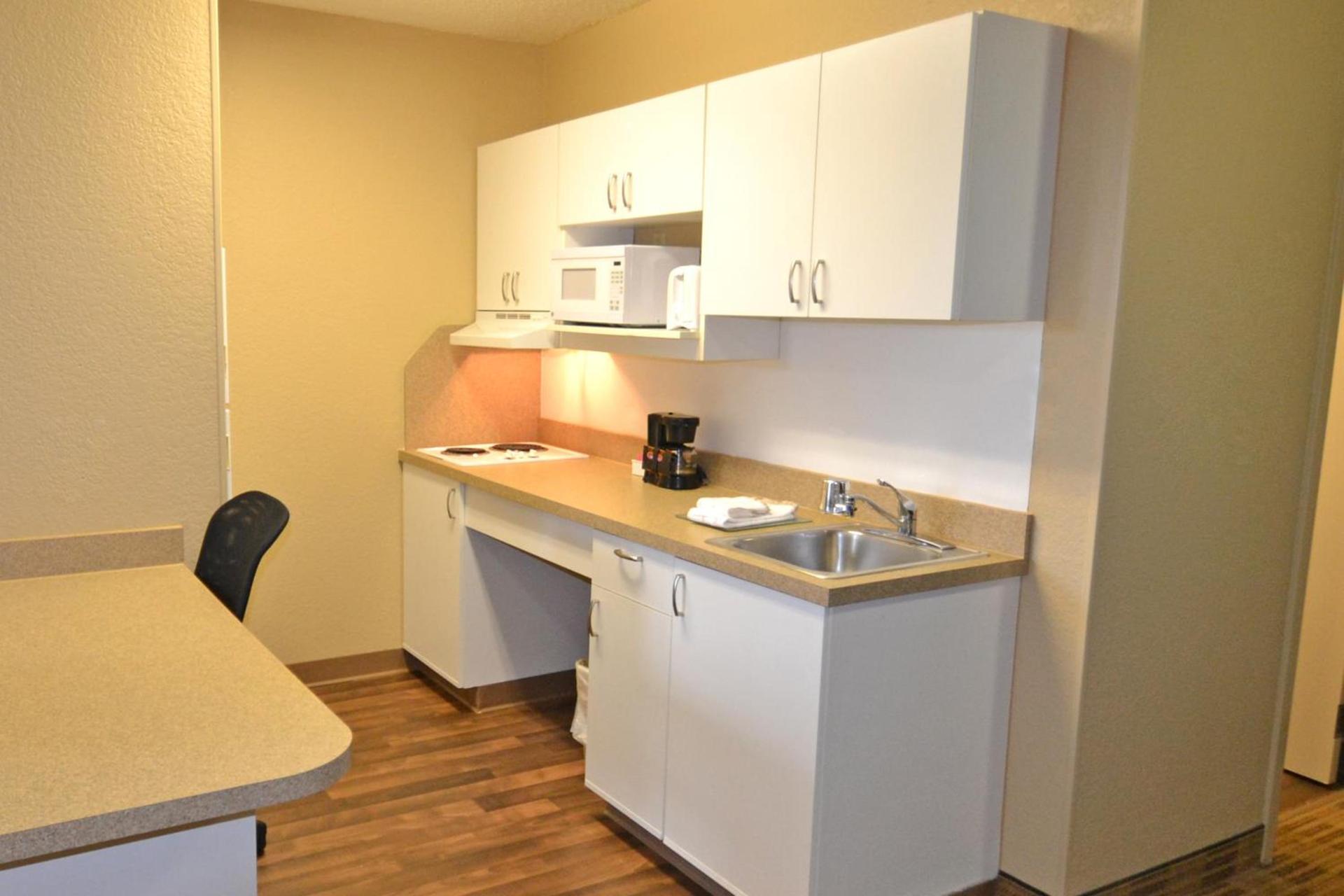 Extended Stay America Suites - Toledo - Holland photo 13