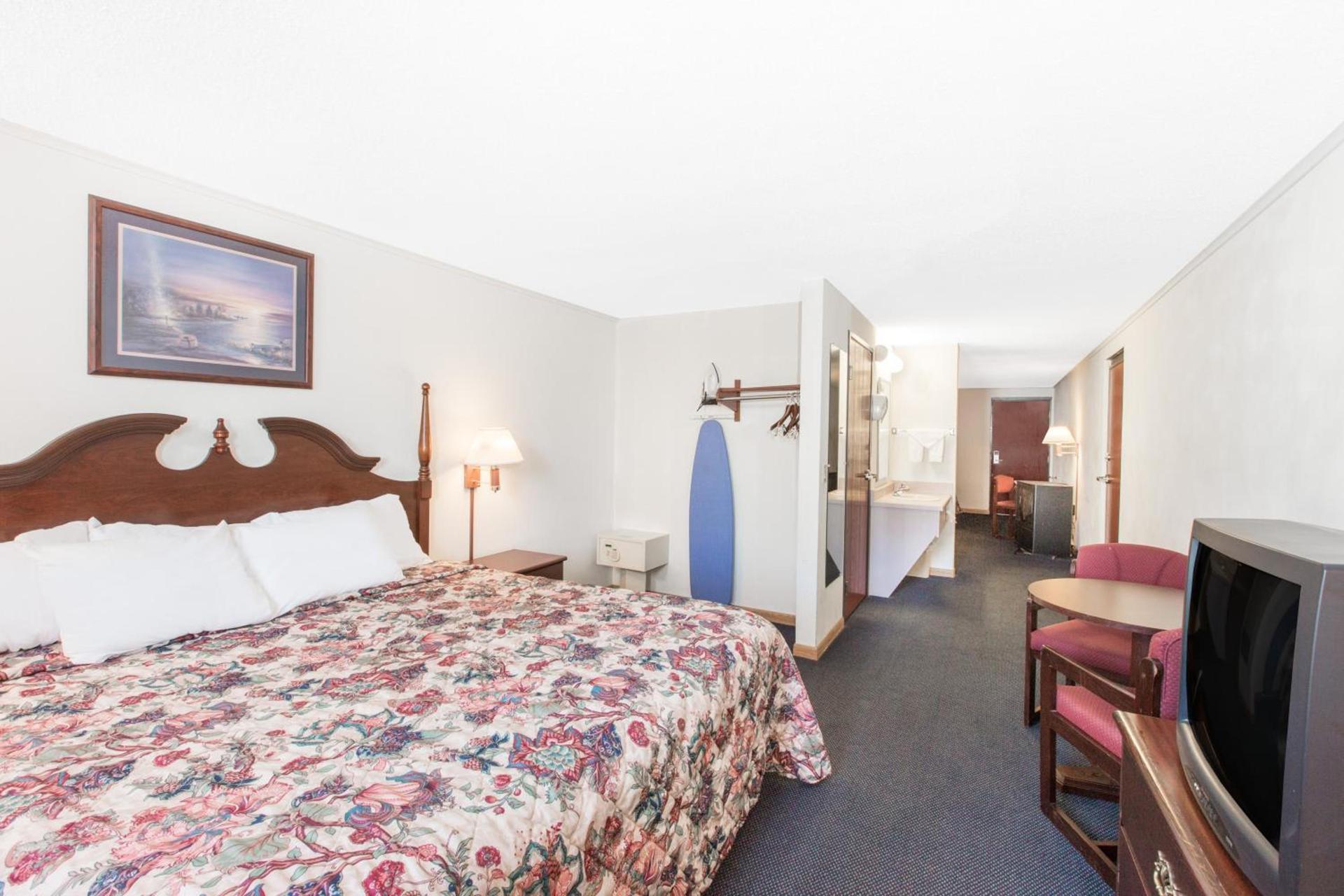 Days Inn by Wyndham Effingham photo 8