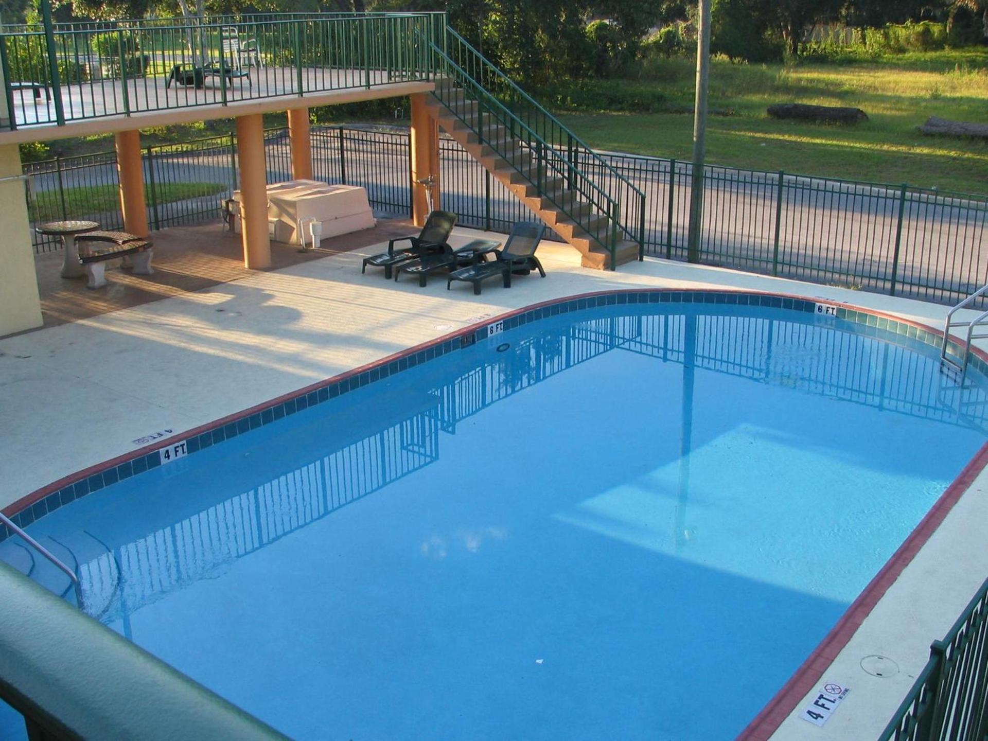 Ambassador Inn photo 11