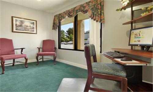 Days Inn by Wyndham Enterprise photo 17