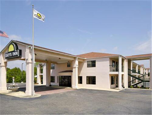 Days Inn by Wyndham Enterprise photo 13