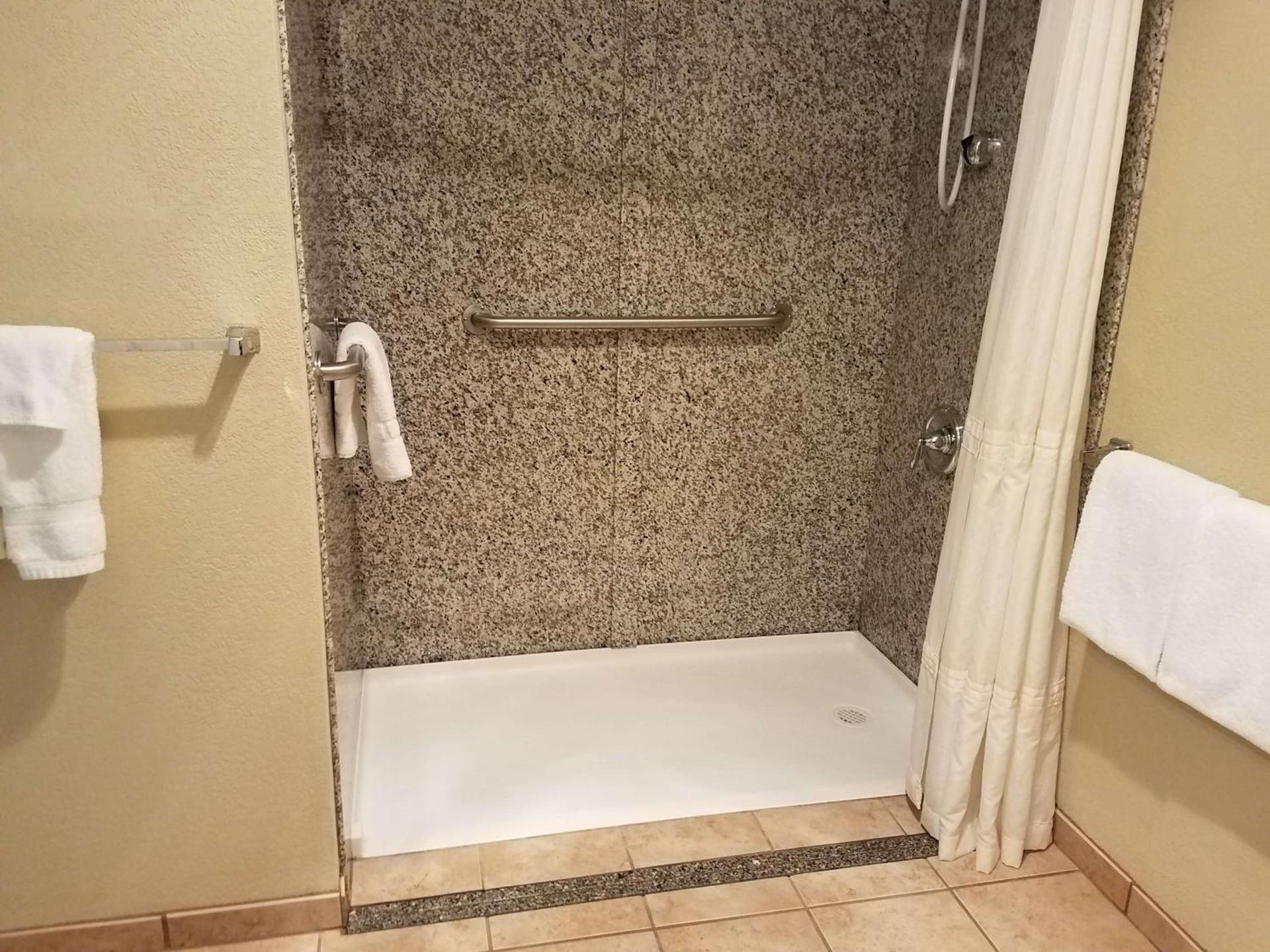 Best Western Salbasgeon Inn & Suites photo 36