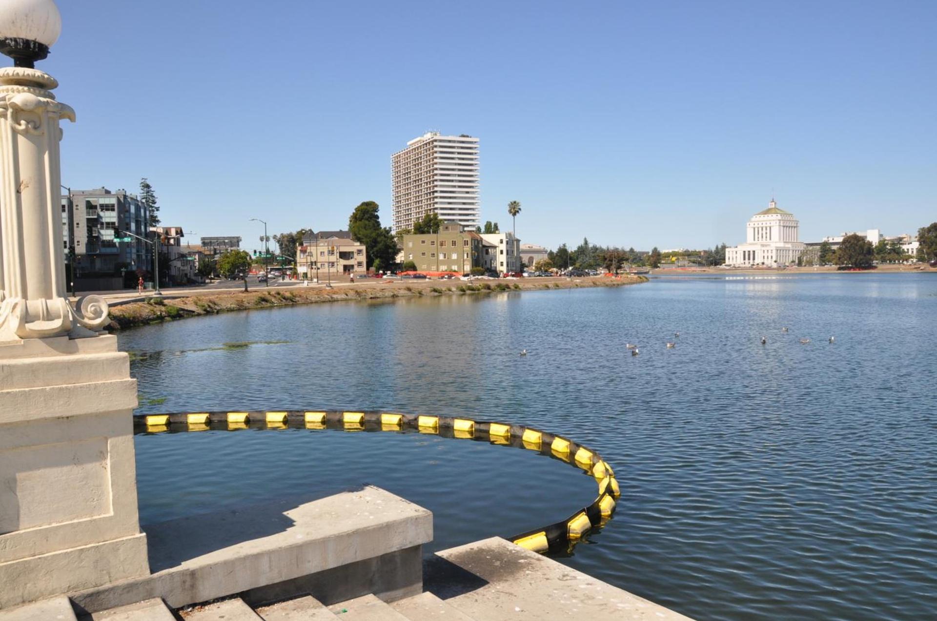 Econo Lodge Oakland Lake Merritt Area photo 2