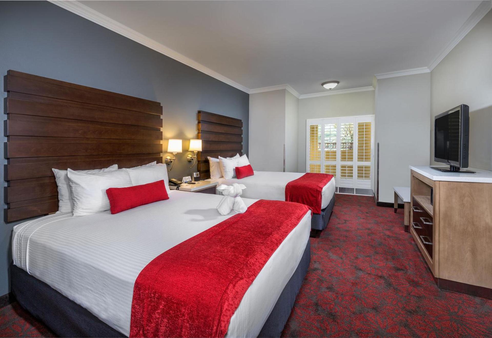Desert Palms Hotel & Suites Anaheim Resort photo 11