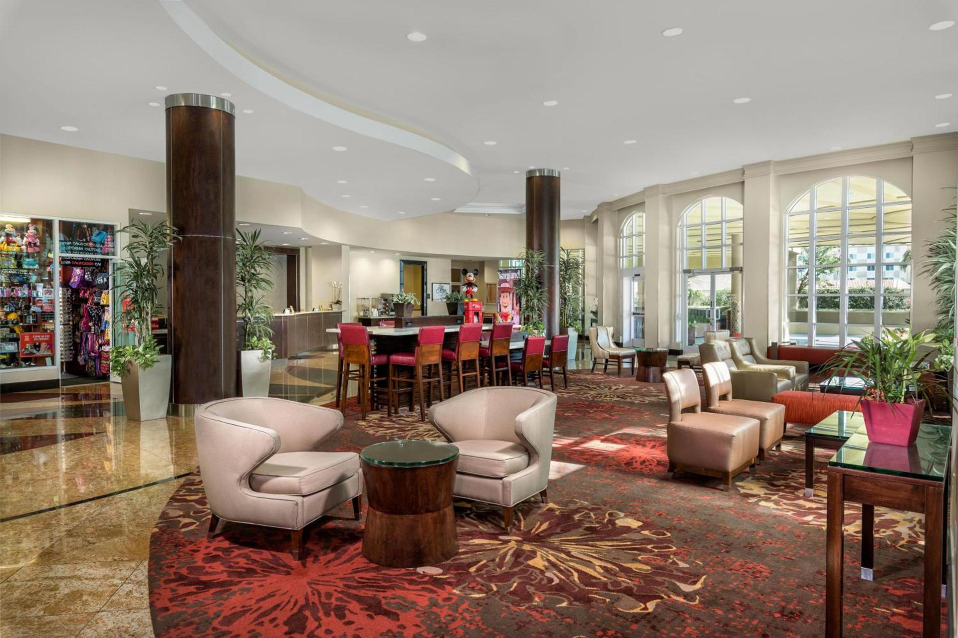 Desert Palms Hotel & Suites Anaheim Resort photo 3