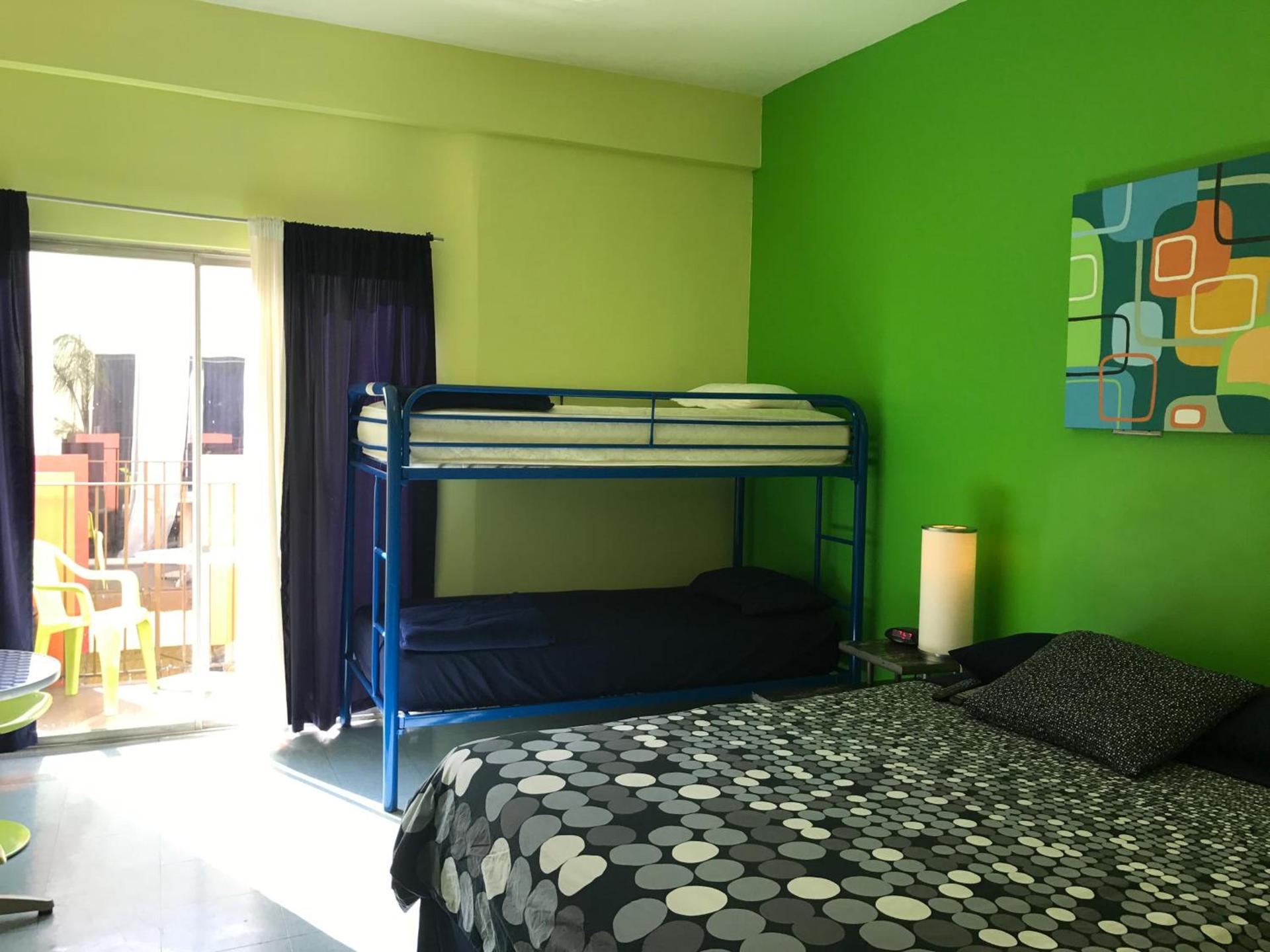 Banana Bungalow West Hollywood Hotel & Hostel photo 10