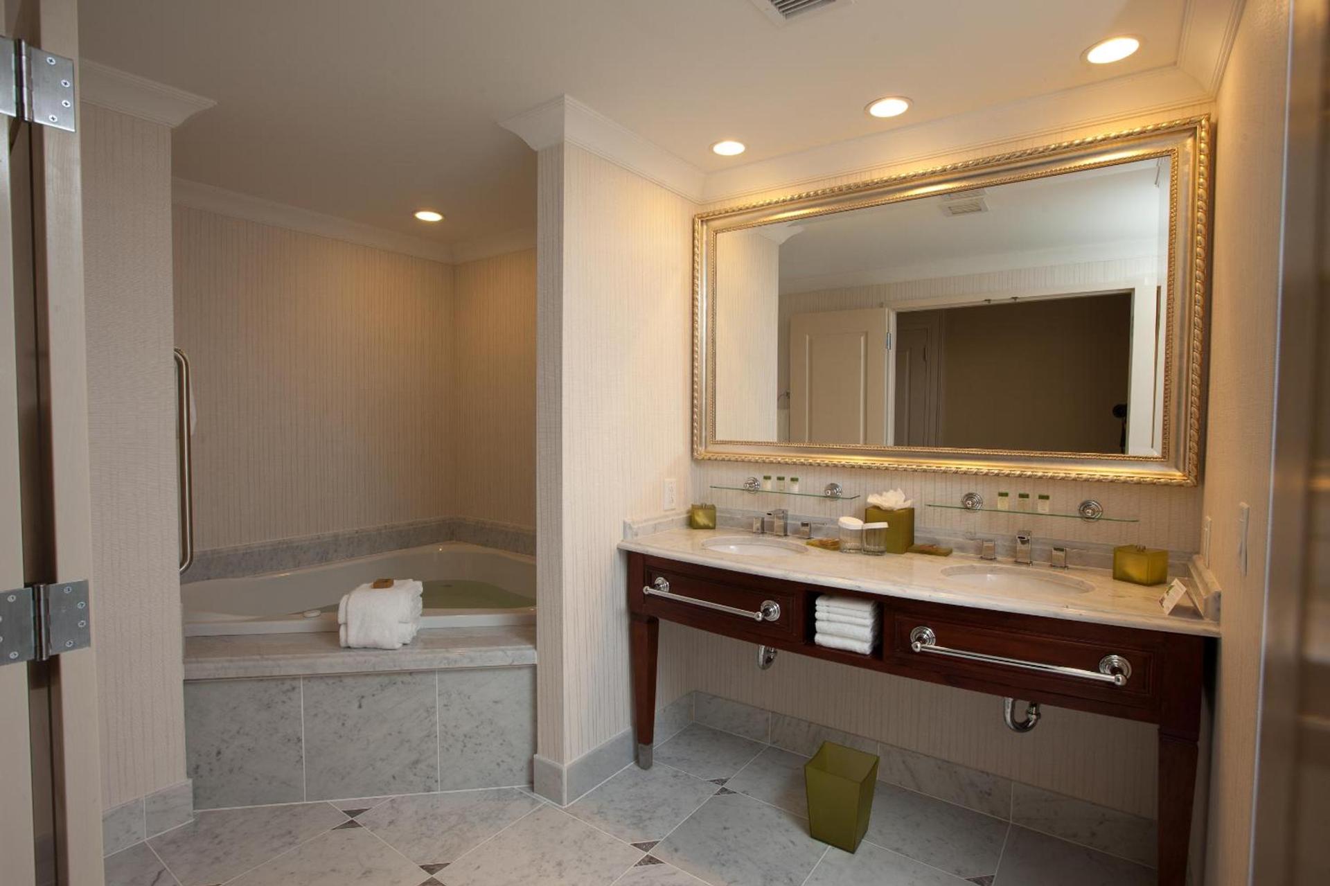 Town & Country Inn and Suites photo 7