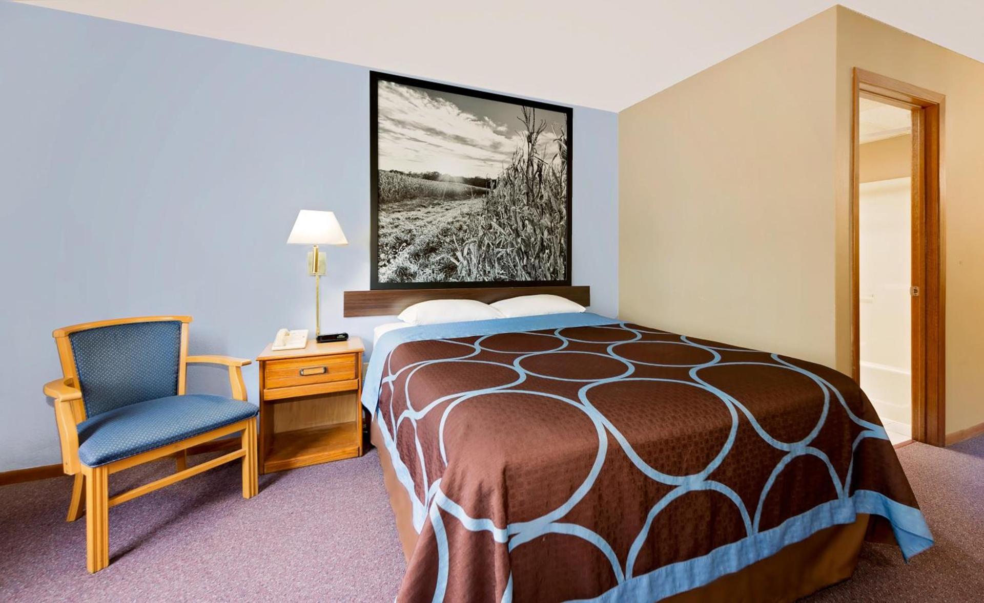 Super 8 by Wyndham Chariton photo 11