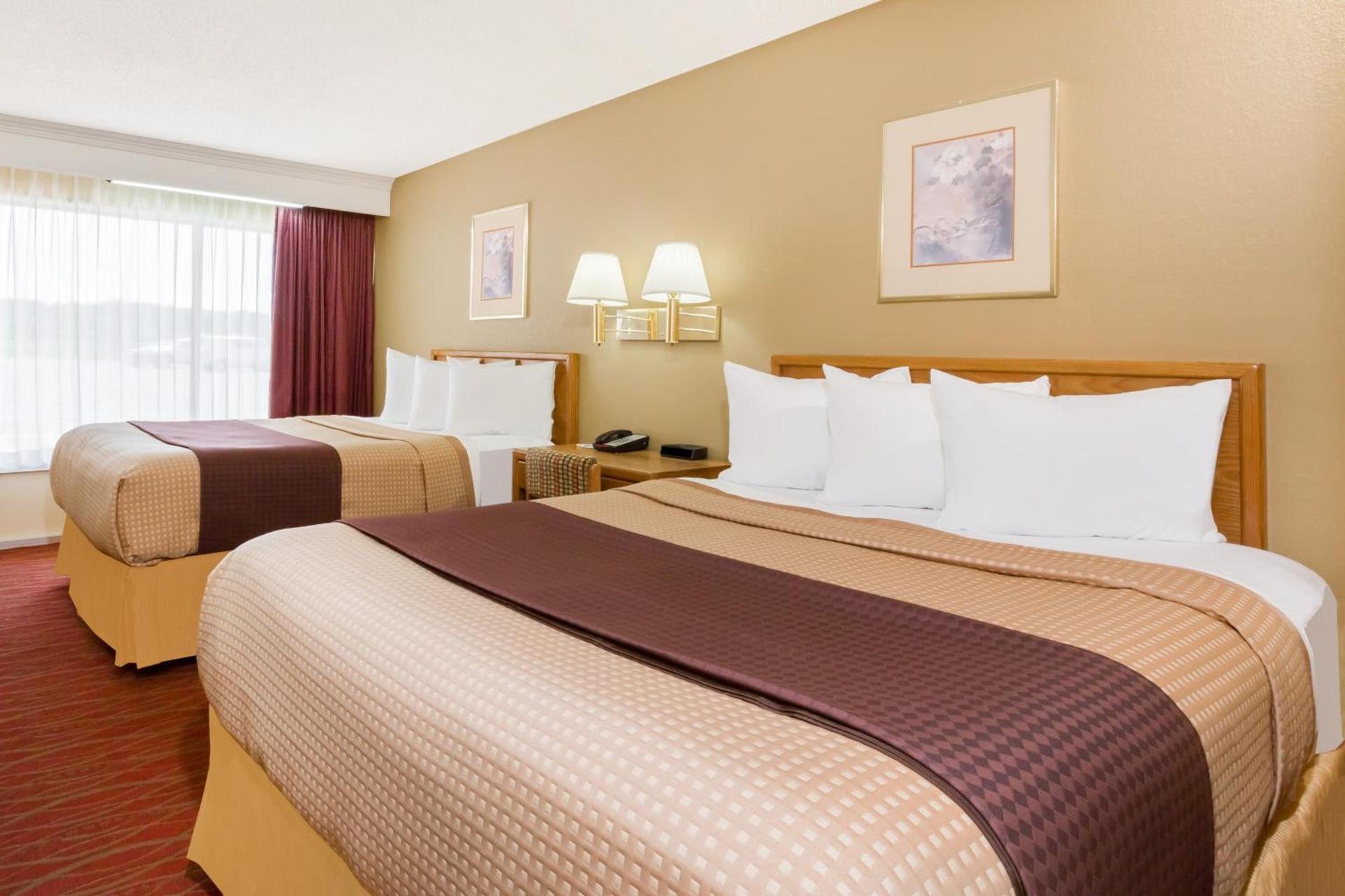 Days Inn by Wyndham Staunton photo 30