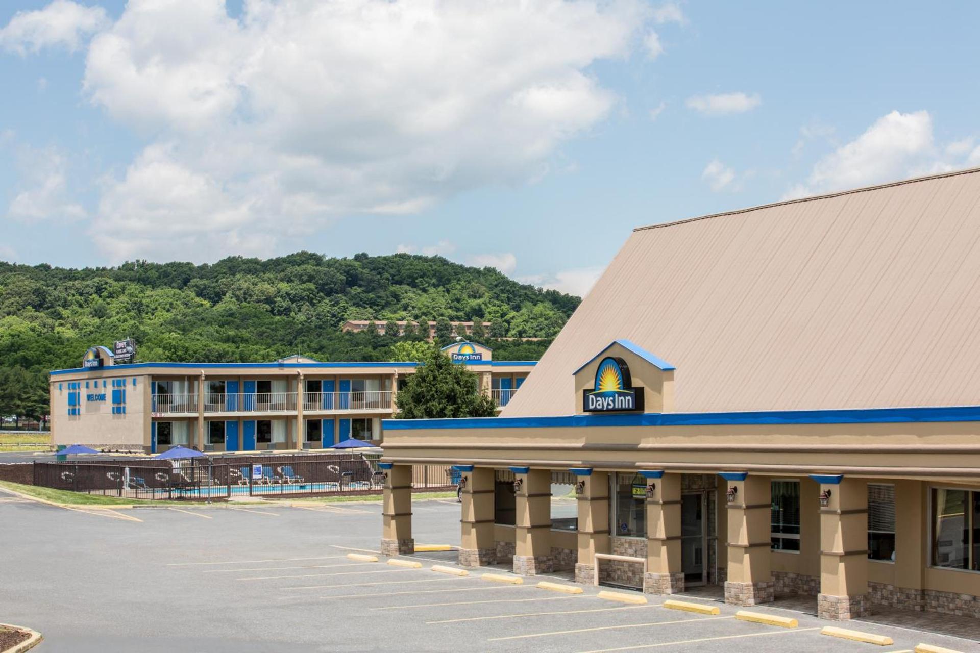 Days Inn by Wyndham Staunton photo 18