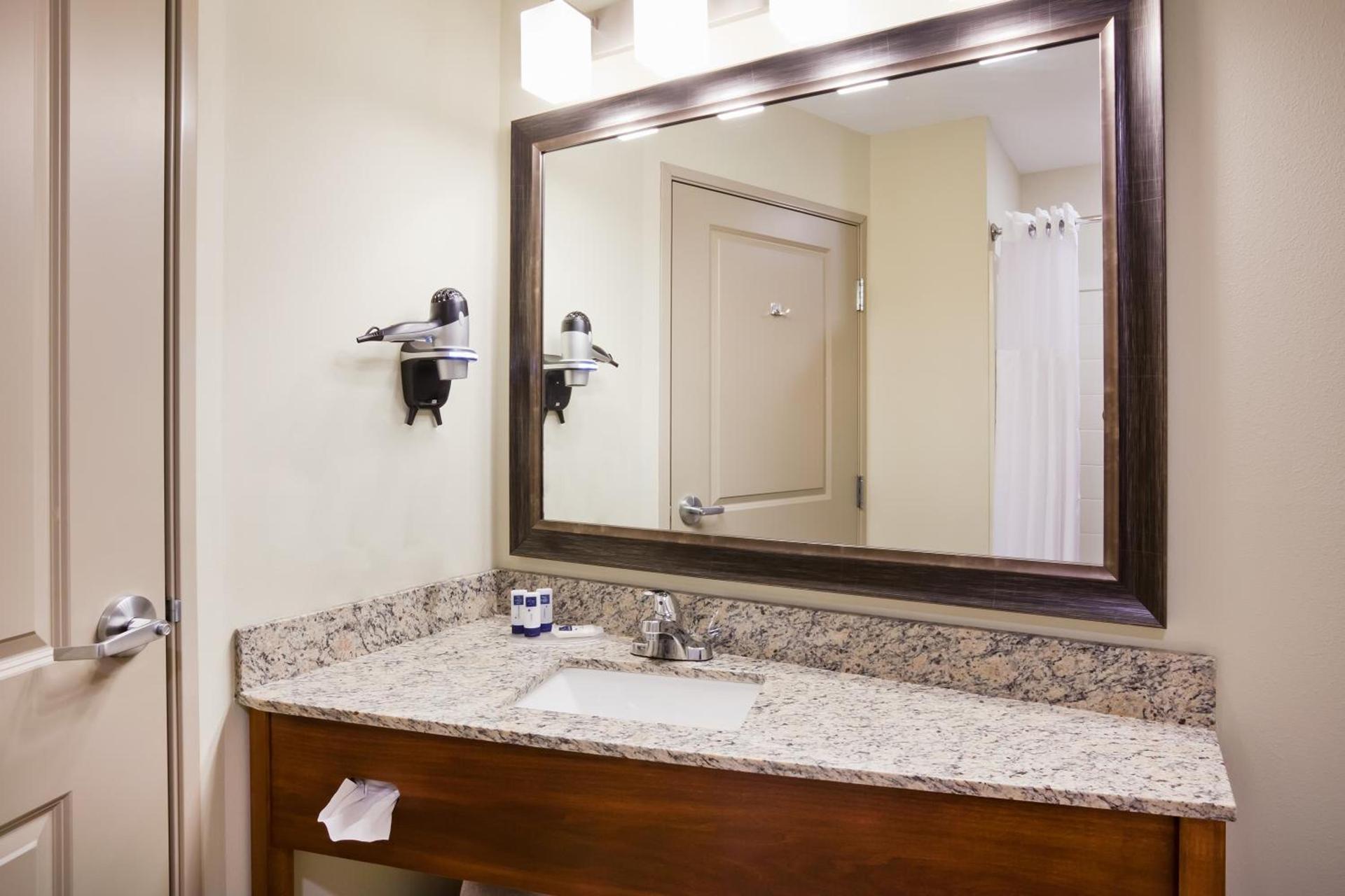 AmericInn by Wyndham DeWitt photo 30