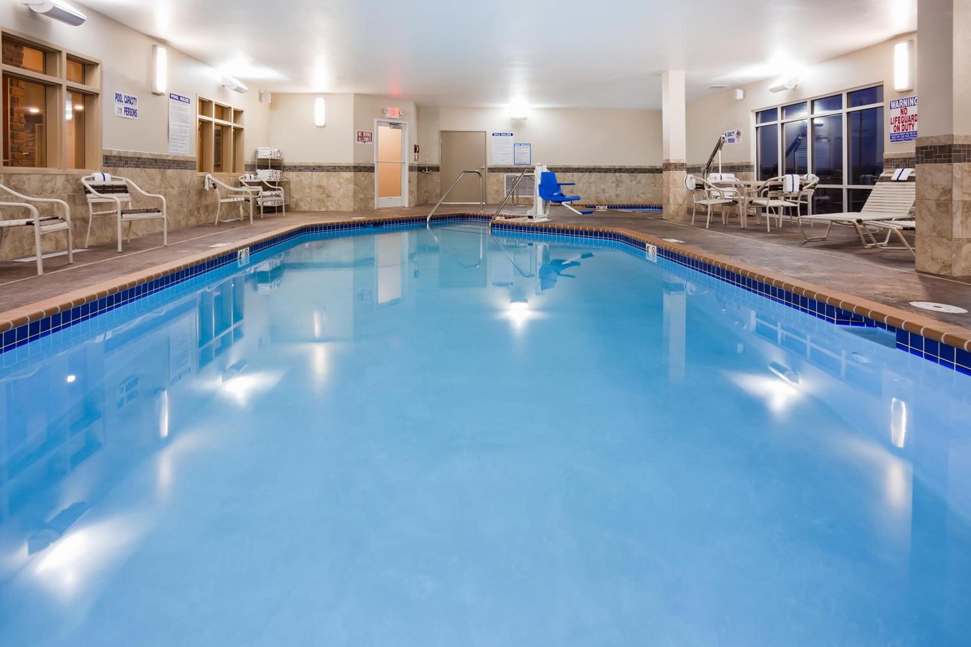 AmericInn by Wyndham DeWitt photo 33