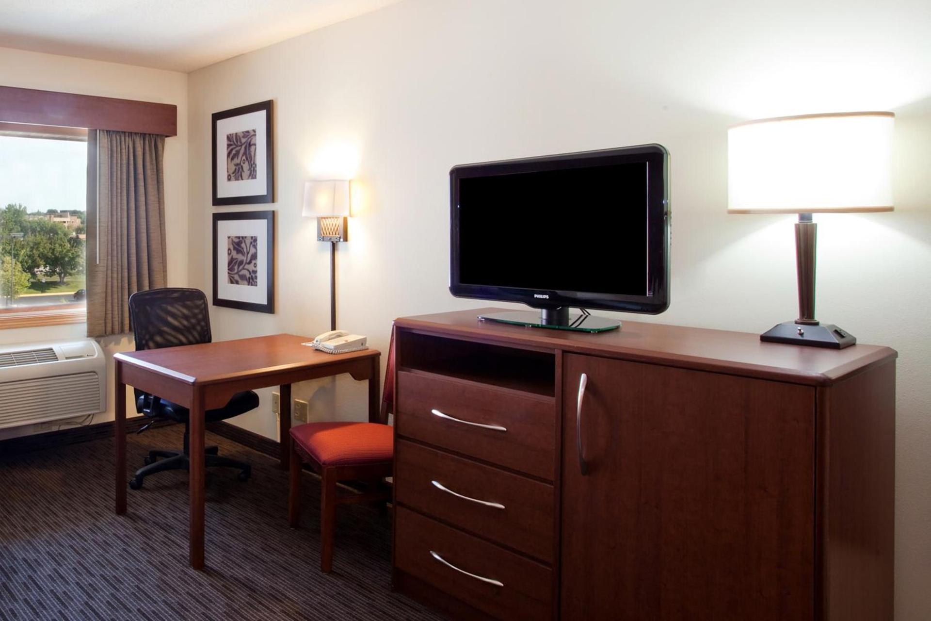 AmericInn by Wyndham DeWitt photo 27